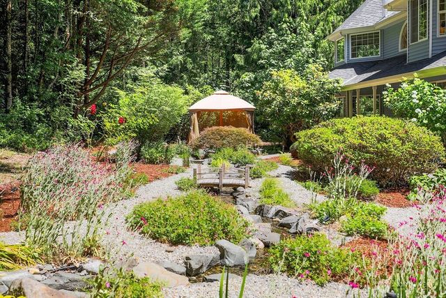 195 NE Lazy Fox Lane, Poulsbo, WA 98370