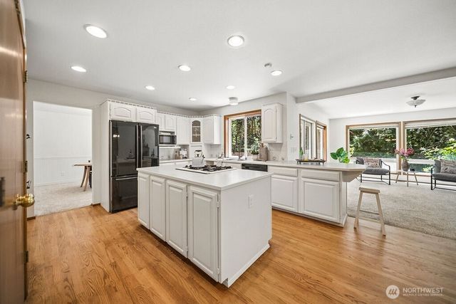 195 NE Lazy Fox Lane, Poulsbo, WA 98370