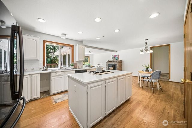 195 NE Lazy Fox Lane, Poulsbo, WA 98370