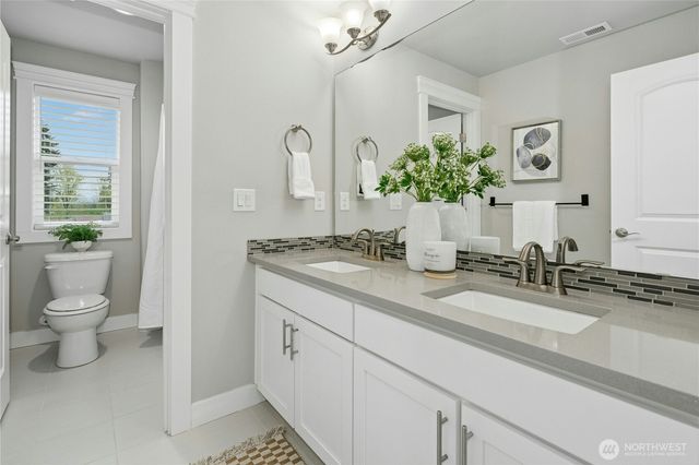 8435 NE 146th Street, Kenmore, WA 98028