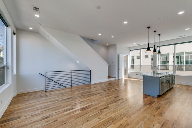 5923 Lindell Avenue 102, Dallas, TX 75206