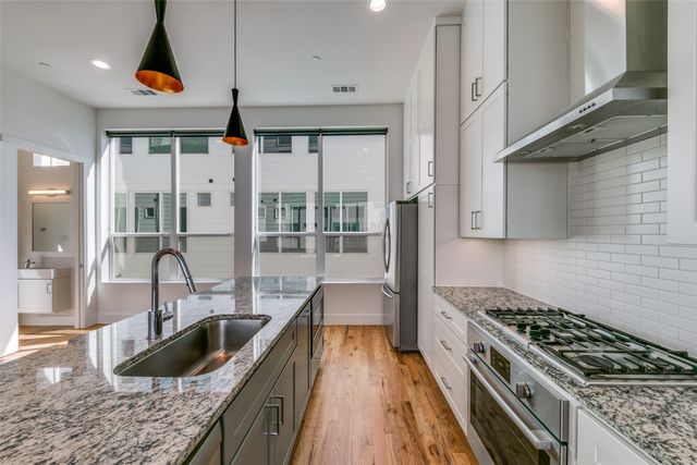 5923 Lindell Avenue 102, Dallas, TX 75206