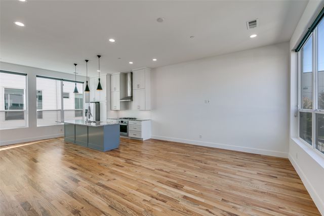 5923 Lindell Avenue 102, Dallas, TX 75206