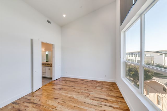 5923 Lindell Avenue 102, Dallas, TX 75206