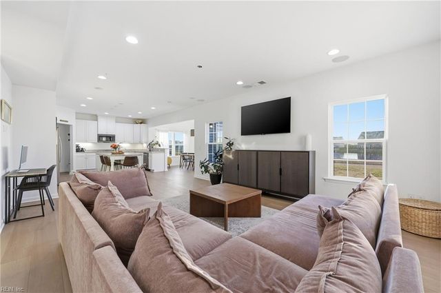 118 Green Lake RD, Moyock, NC 27958