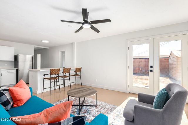 6201 W INDIANOLA Avenue, Phoenix, AZ 85033