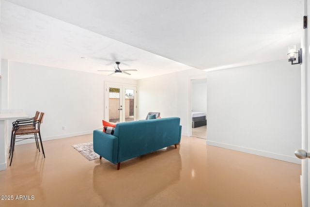 6201 W INDIANOLA Avenue, Phoenix, AZ 85033