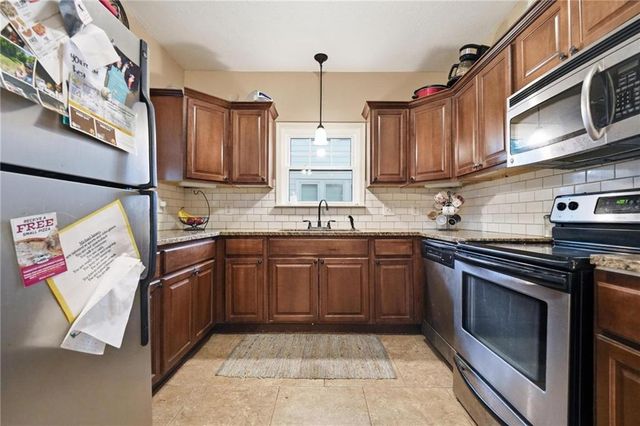 7432 Jarboe Street, Kansas City, MO 64114