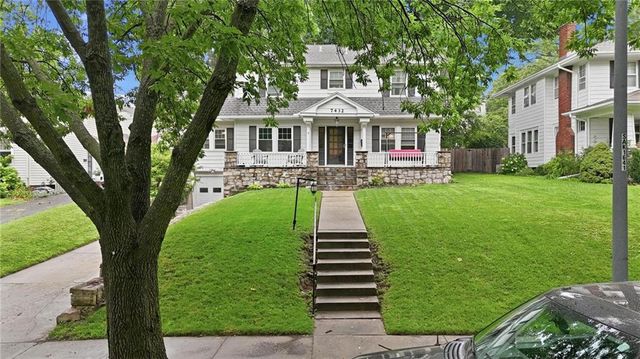 7432 Jarboe Street, Kansas City, MO 64114