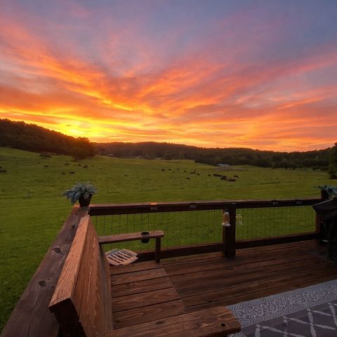 2040 Walker Cove Rd, Sparta, TN 38583