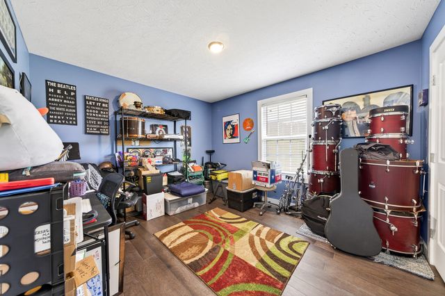 2040 Walker Cove Rd, Sparta, TN 38583