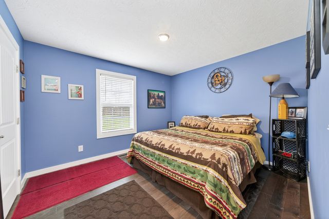 2040 Walker Cove Rd, Sparta, TN 38583