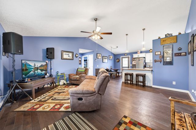 2040 Walker Cove Rd, Sparta, TN 38583