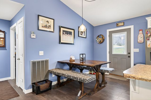 2040 Walker Cove Rd, Sparta, TN 38583