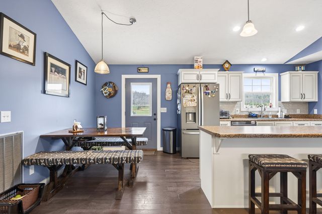 2040 Walker Cove Rd, Sparta, TN 38583