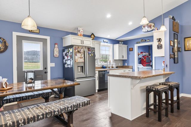 2040 Walker Cove Rd, Sparta, TN 38583