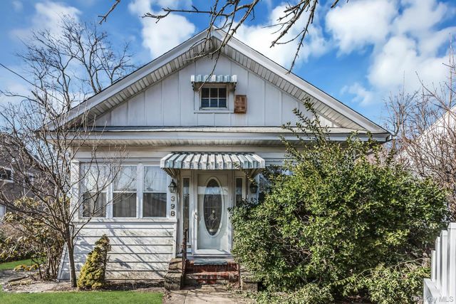 398 Babylon Turnpike, Freeport, NY 11520