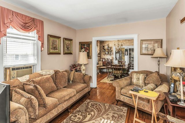 398 Babylon Turnpike, Freeport, NY 11520
