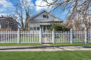 398 Babylon Turnpike, Freeport, NY 11520