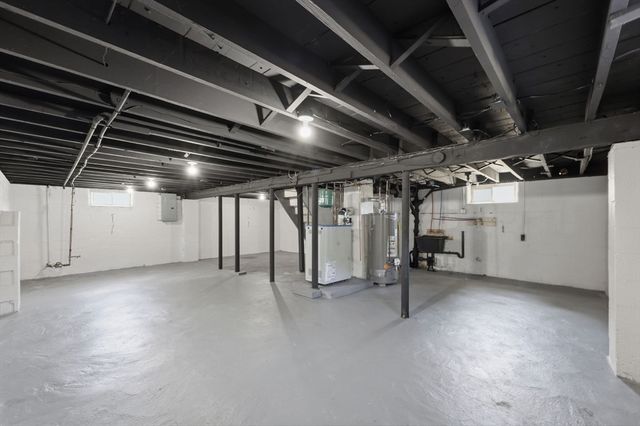 505 Prospect St, Chicopee, MA 01020