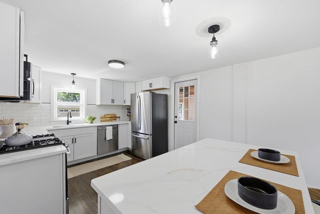 505 Prospect St, Chicopee, MA 01020