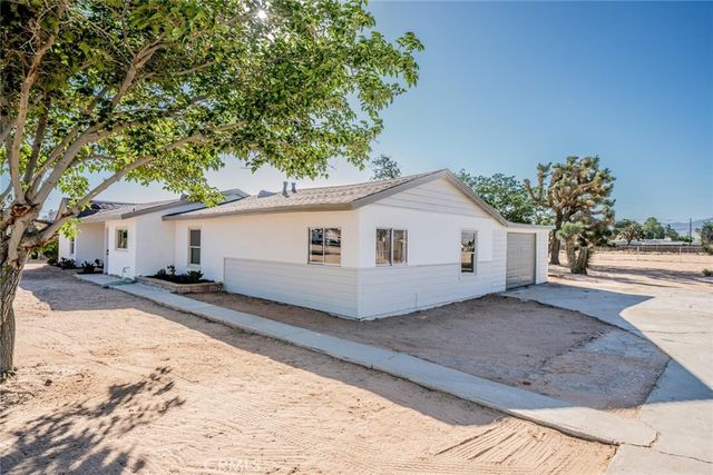 14387 Jicarilla Road, Apple Valley, CA 92307