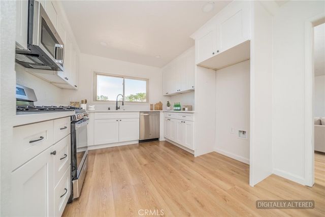 14387 Jicarilla Road, Apple Valley, CA 92307