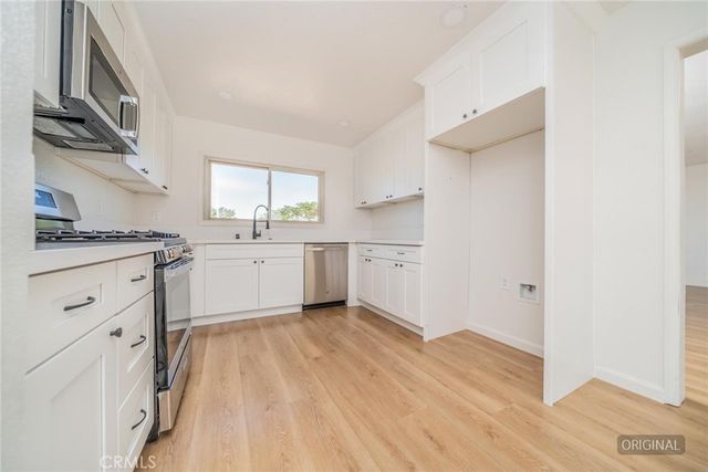 14387 Jicarilla Road, Apple Valley, CA 92307