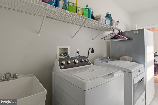 1525 GATEWAY DR, Quakertown, PA 18951