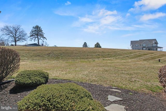 1525 GATEWAY DR, Quakertown, PA 18951