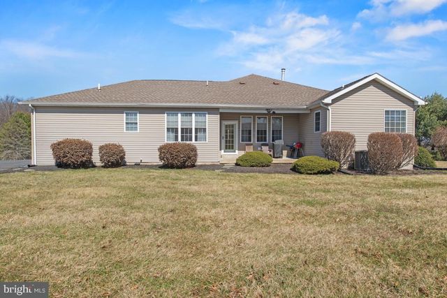 1525 GATEWAY DR, Quakertown, PA 18951