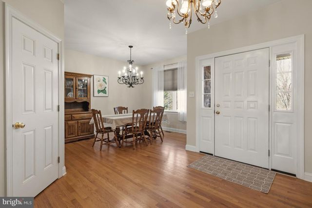 1525 GATEWAY DR, Quakertown, PA 18951