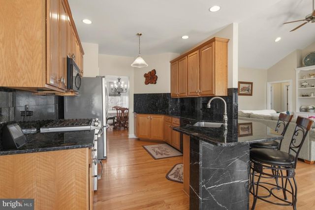 1525 GATEWAY DR, Quakertown, PA 18951