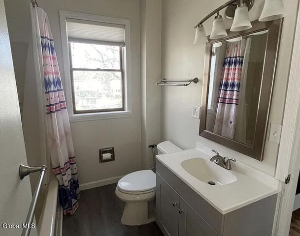 6 S Lake Avenue, Troy, NY 12180