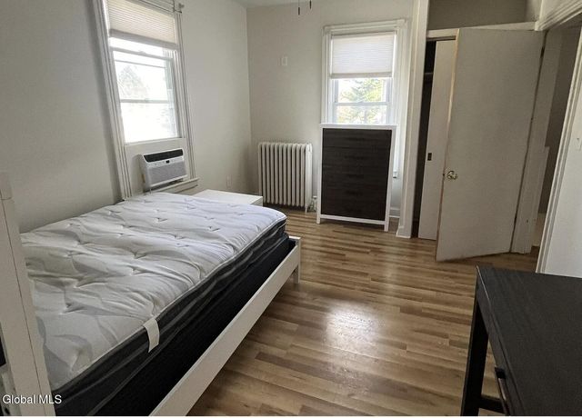 6 S Lake Avenue, Troy, NY 12180