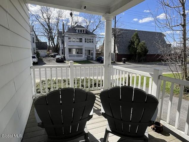 6 S Lake Avenue, Troy, NY 12180