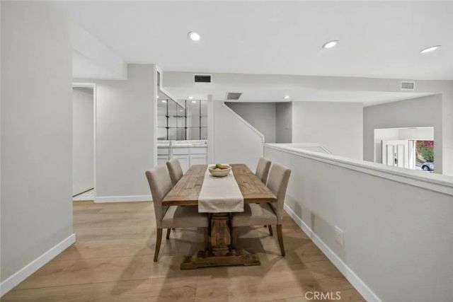 15235 Magnolia Boulevard E, Sherman Oaks, CA 91403