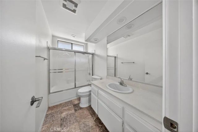 15235 Magnolia Boulevard E, Sherman Oaks, CA 91403