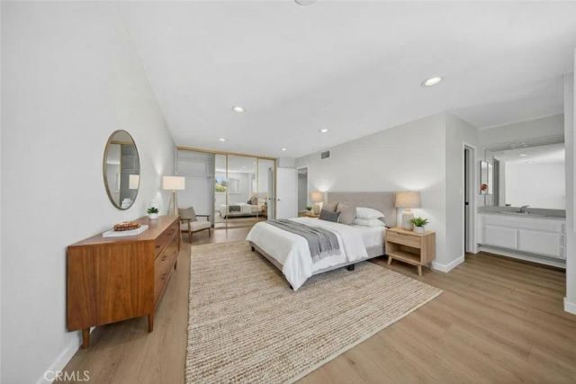 15235 Magnolia Boulevard E, Sherman Oaks, CA 91403