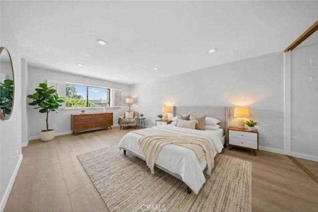 15235 Magnolia Boulevard E, Sherman Oaks, CA 91403