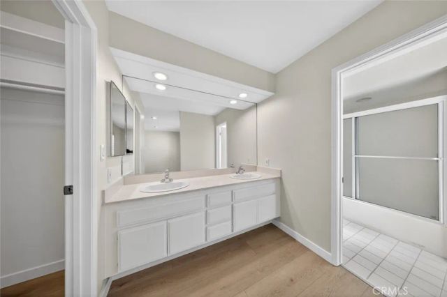 15235 Magnolia Boulevard E, Sherman Oaks, CA 91403