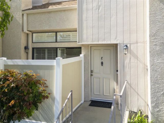 15235 Magnolia Boulevard E, Sherman Oaks, CA 91403