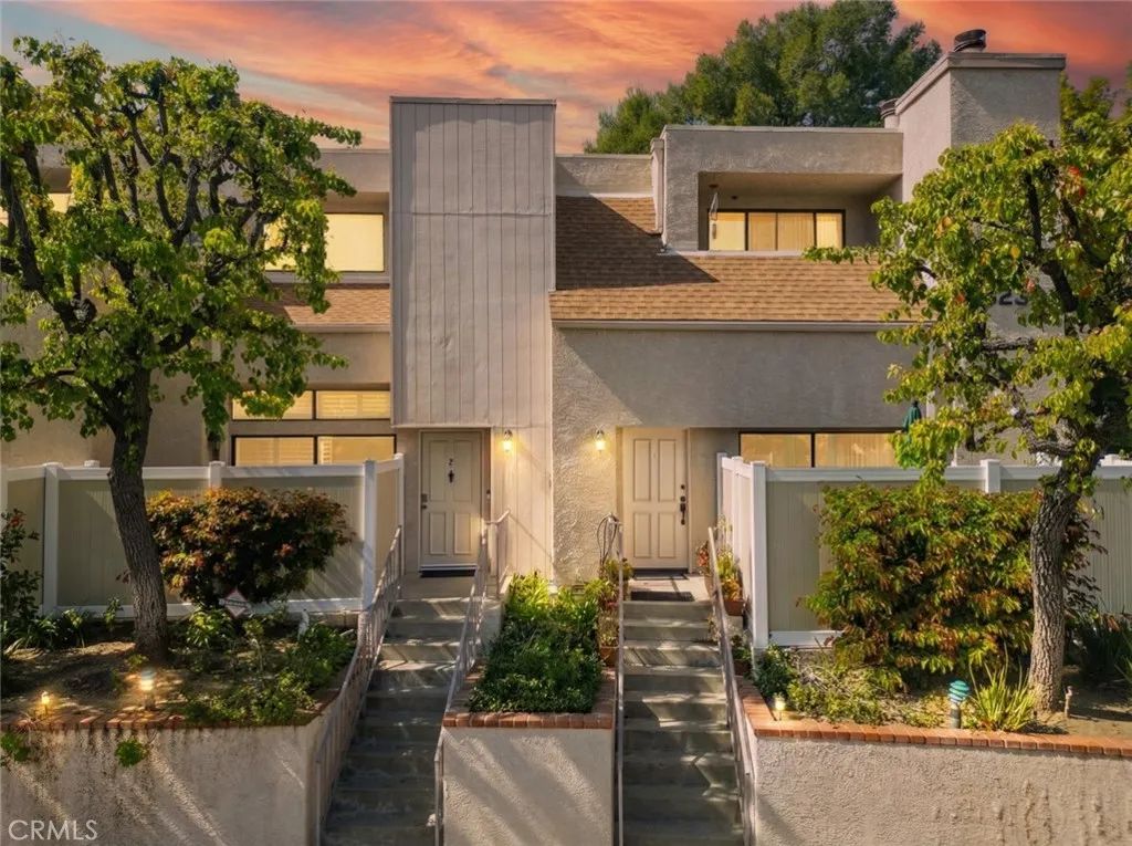 15235 Magnolia Boulevard E, Sherman Oaks, CA 91403