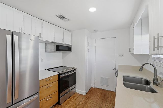 2854 W RAINBOW CIRCLE, Sarasota, FL 34231