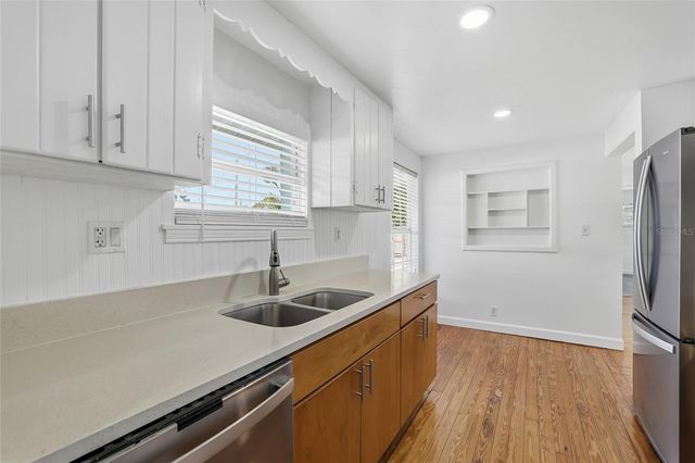 2854 W RAINBOW CIRCLE, Sarasota, FL 34231