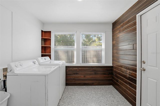 2854 W RAINBOW CIRCLE, Sarasota, FL 34231