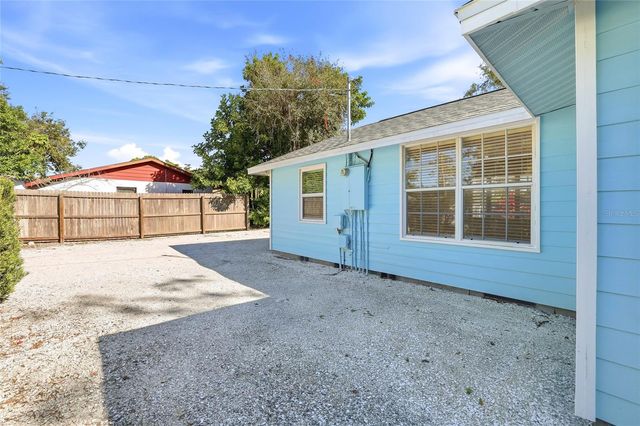 2854 W RAINBOW CIRCLE, Sarasota, FL 34231