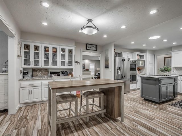 804 Glenridge Drive, Edmond, OK 73013