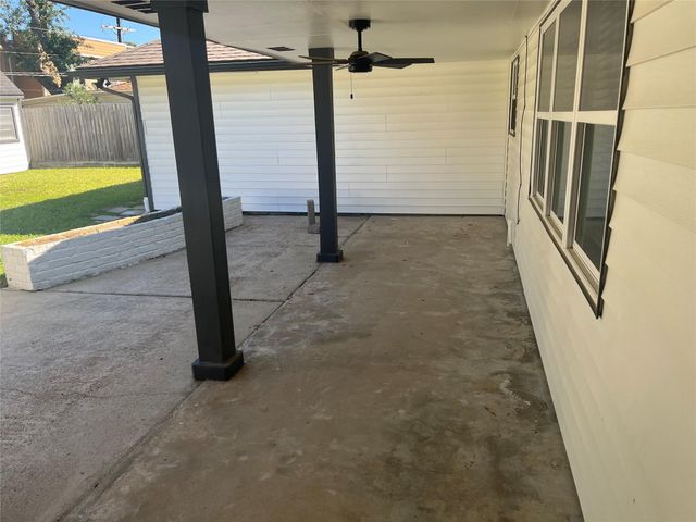 5730 Old Lodge Drive, Houston, TX 77066