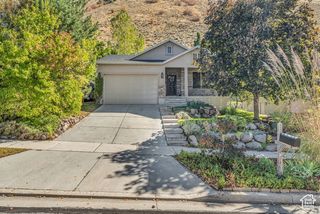 102 E MANILLA DR, Draper, UT 84020